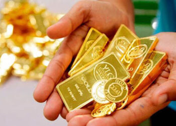 Nen mua vang hay gui tiet kiem